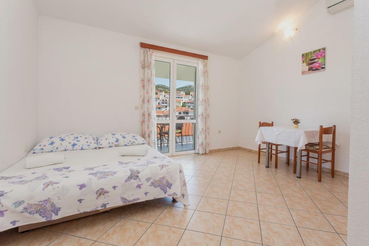 Apartments Sanja Hvar Town Exterior photo