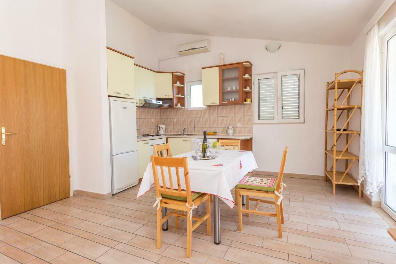 Apartments Sanja Hvar Town Exterior photo